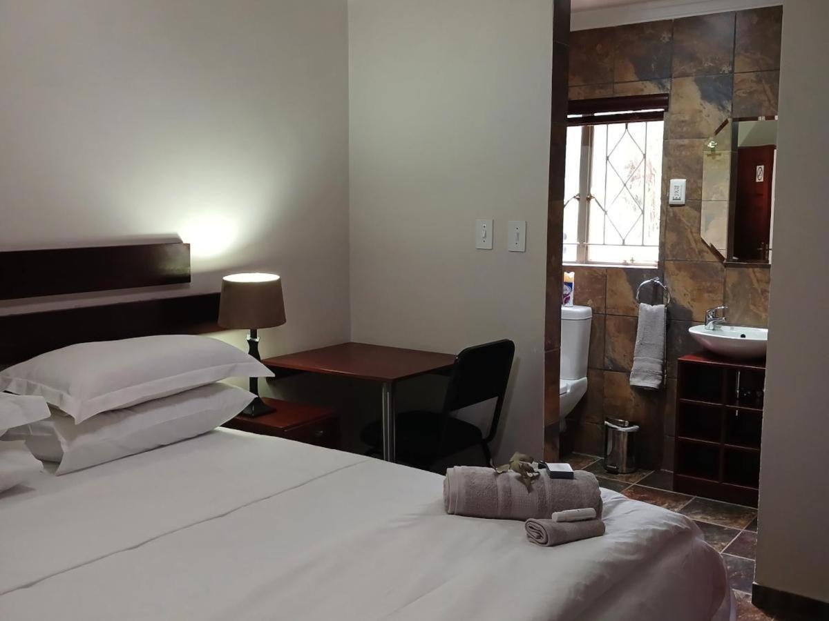Hotel Blue Sky Manor Roodepoort Camera foto