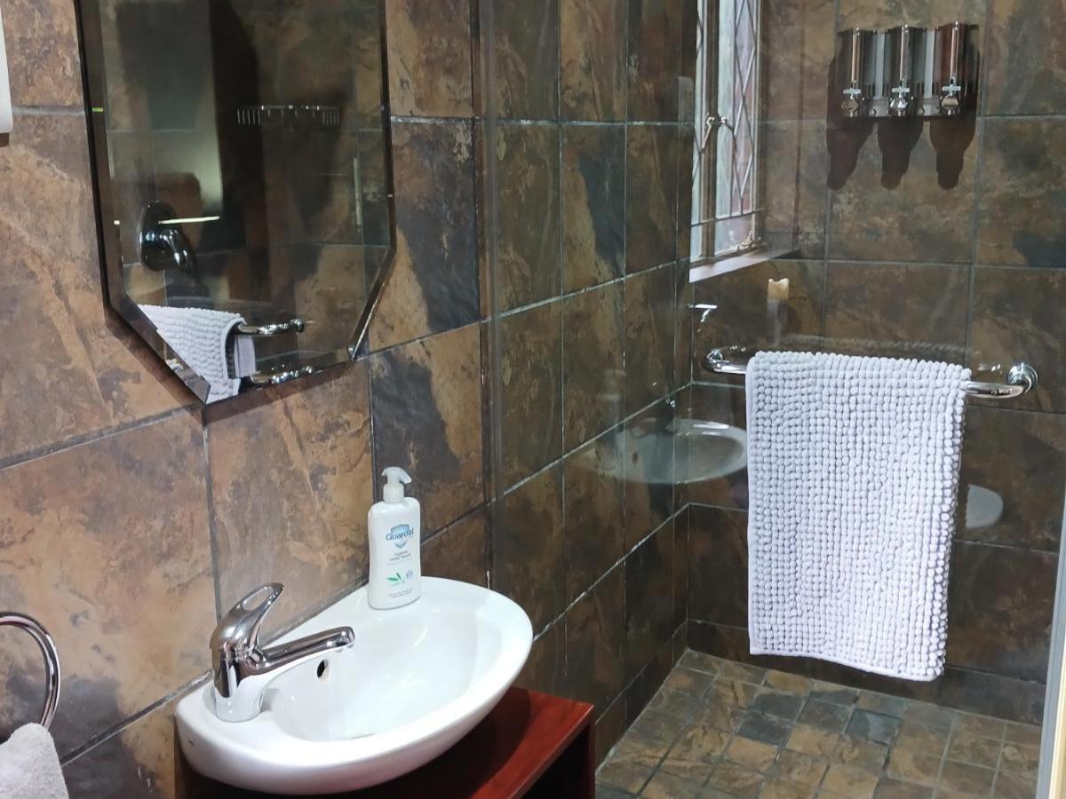 Hotel Blue Sky Manor Roodepoort Camera foto