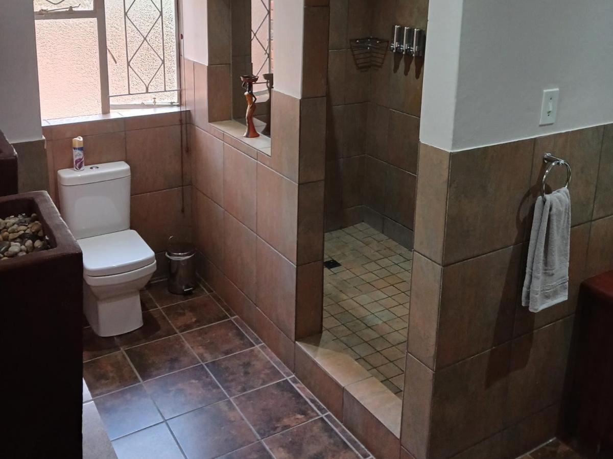 Hotel Blue Sky Manor Roodepoort Camera foto